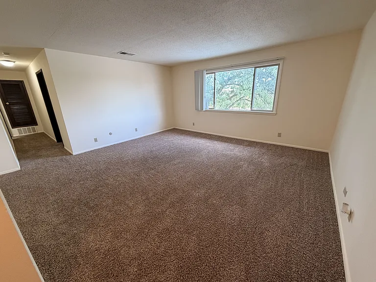 Kimberly Club Apartments — Photo 124
