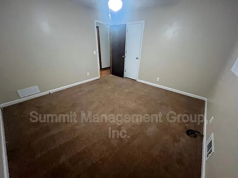 916 Curry Cir SE — Photo 28