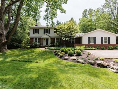 35320 Chagrin Blvd, Moreland Hills, OH, 44022