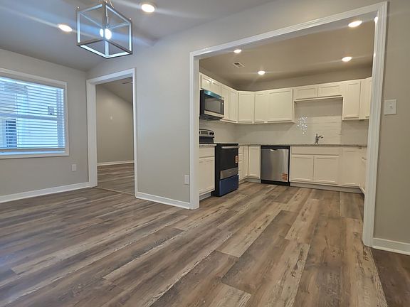 4th image of 2706 Pinetree Ln NW