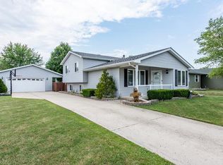 2322 Lydia Ave, Zion, IL 60099