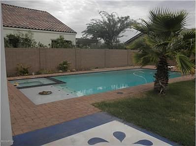 4th image of 29925 W Earll Dr