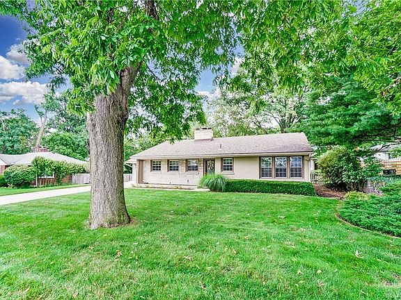 3rd image of 265 Napoleon Dr