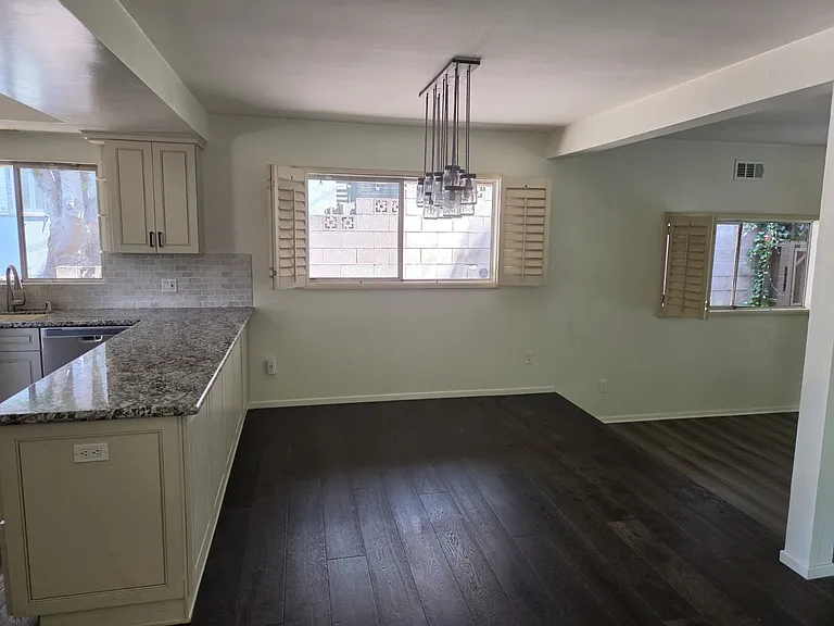 4734 Laurelgrove Ave — Photo 23