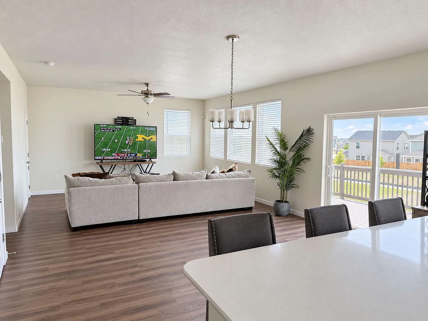 4 bed, 3.5 bath, 2136 sqft, $2,750 — Photo 4