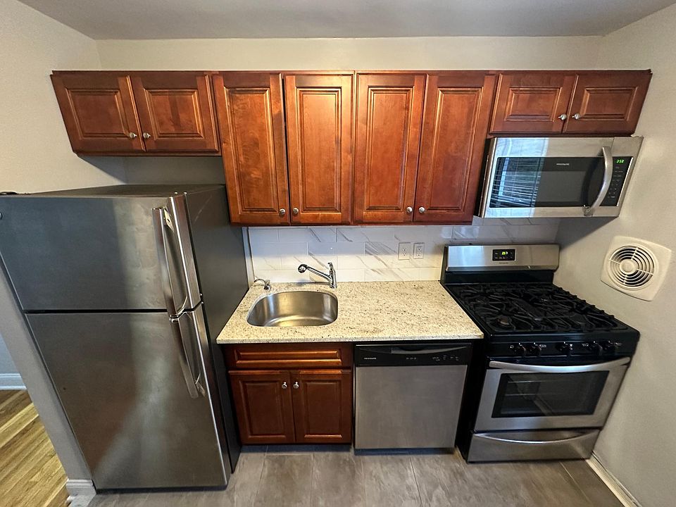 1st image of 1091 Pompton Ave #1D
