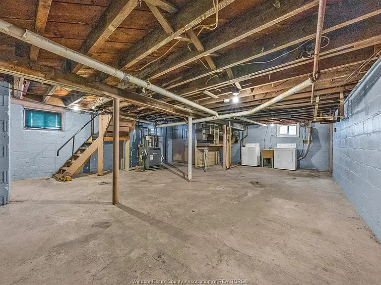669 Park St W #B — Photo 20