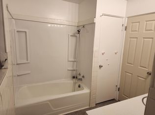 2200-2200 N Ellis St, Peoria, IL