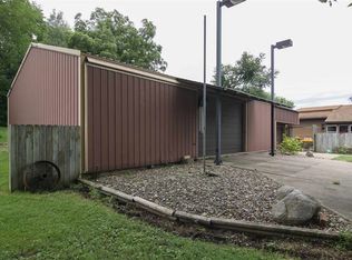 907 Mansur Ave, East Moline, IL 61244