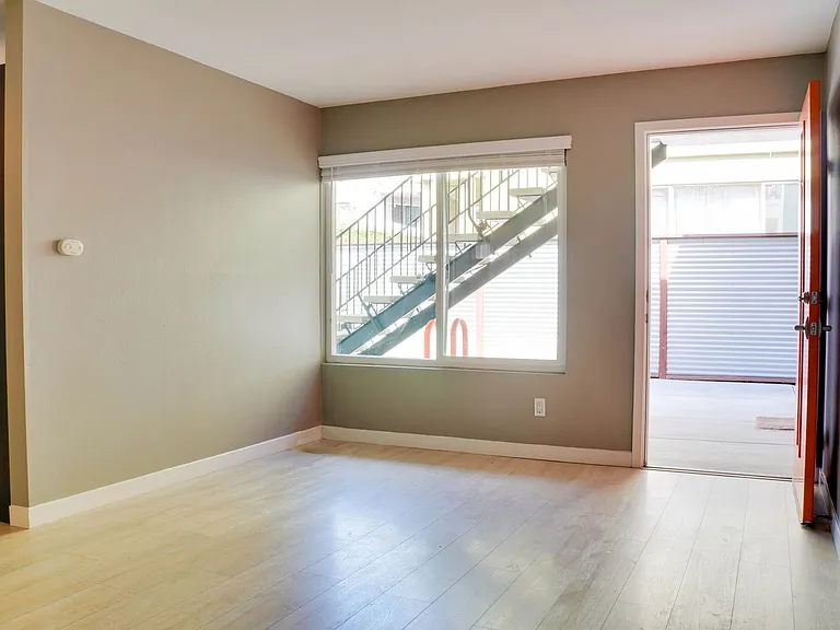 4639 Bancroft St — Photo 5