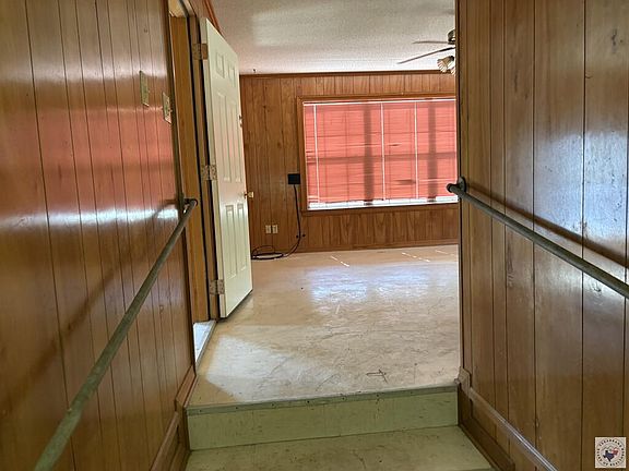 3rd image of 601 Columbia Road 200