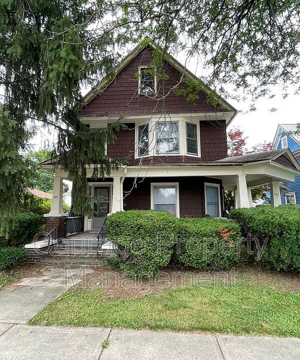 1st image of 962 College Ave