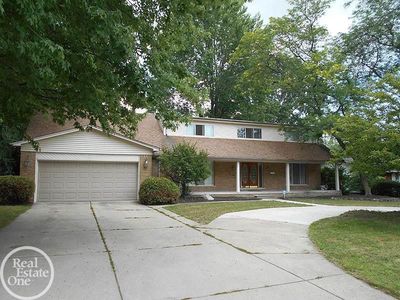 606 Wellington Cres, Mount Clemens, MI, 48043