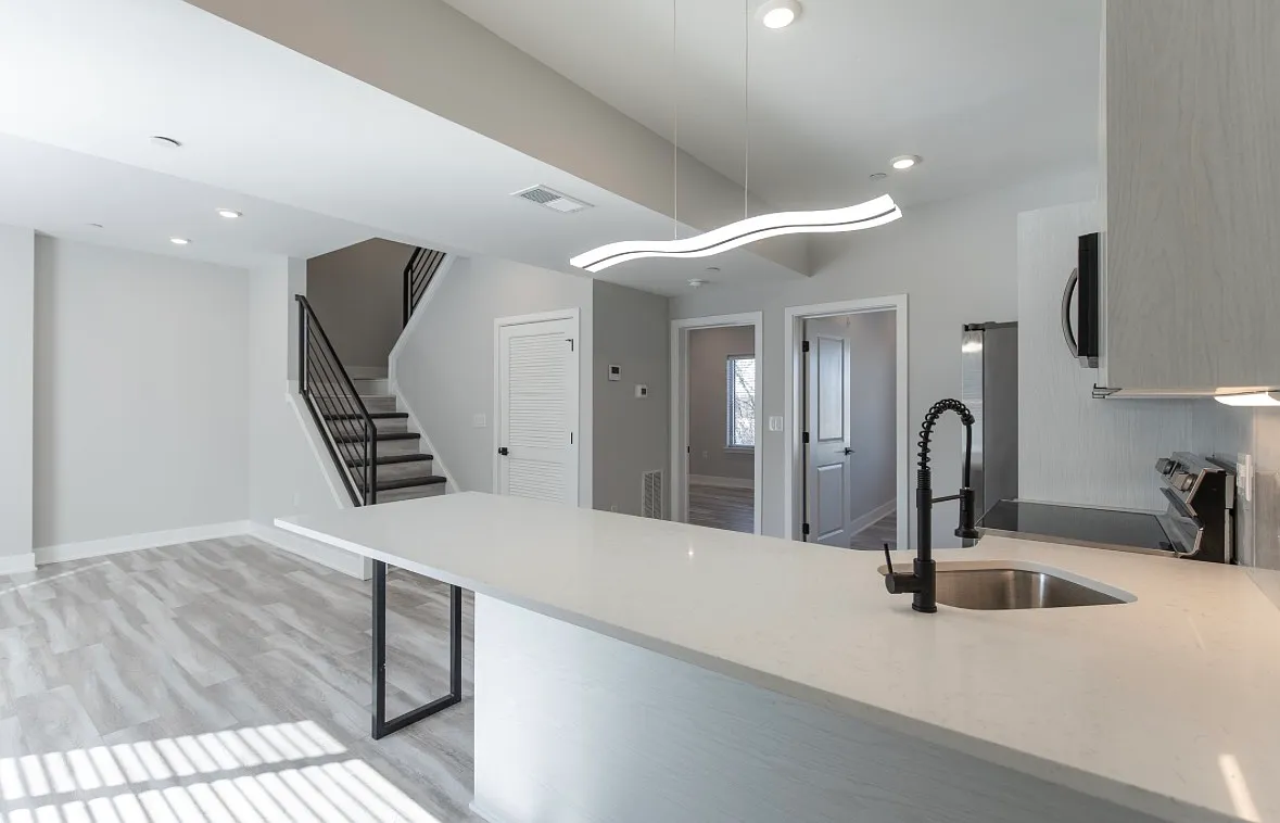1 bed, $900 — Photo 4