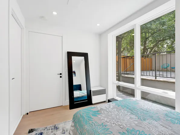 156 Tompkins Avenue image 5 of 15