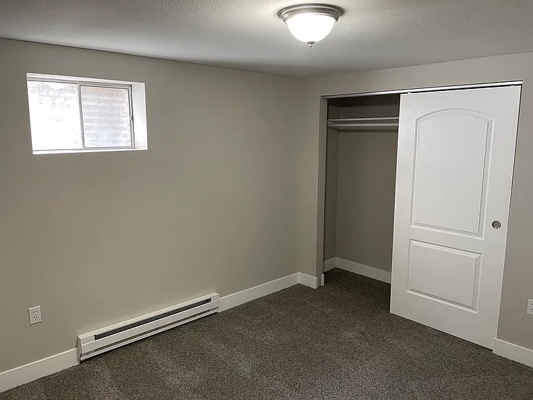 425 S Utica St — Photo 15
