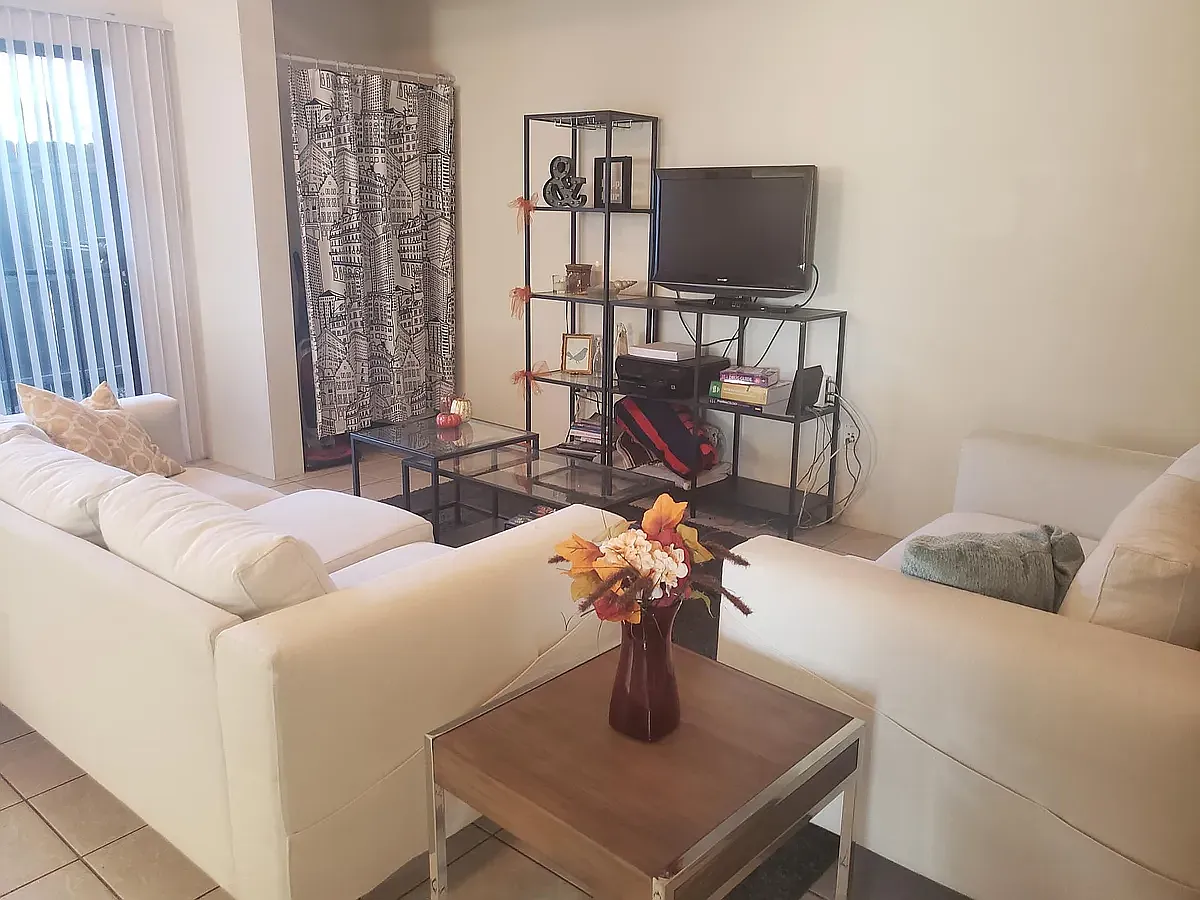 441 E Linden Street — Photo 3