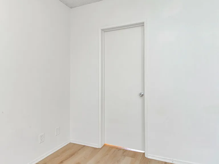 657 Milford St — Photo 10