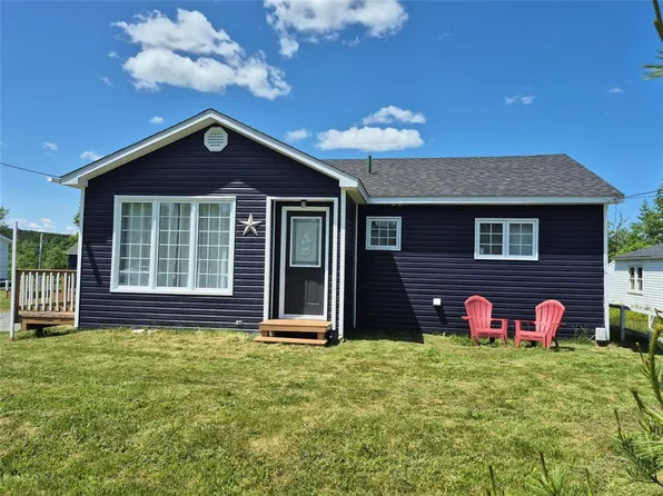26 Riverside Road W, Glovertown, NL A0G2L0