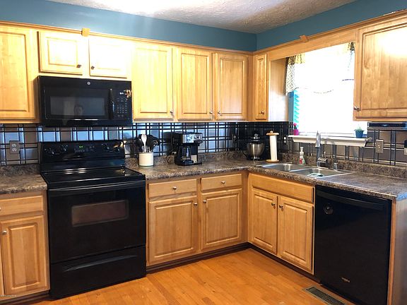 5th image of 131 Mills Ct