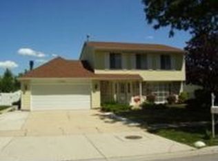 145 Leawood Dr, Roselle, IL 60172
