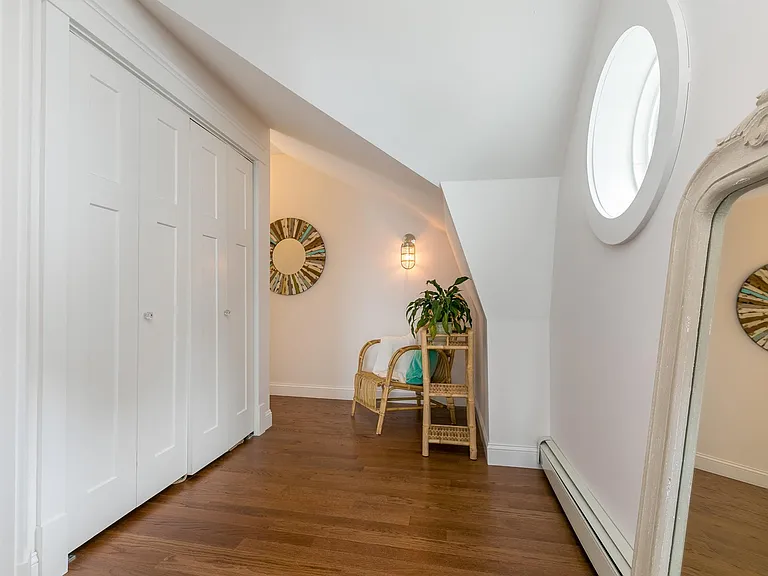 11 Henry St — Photo 37