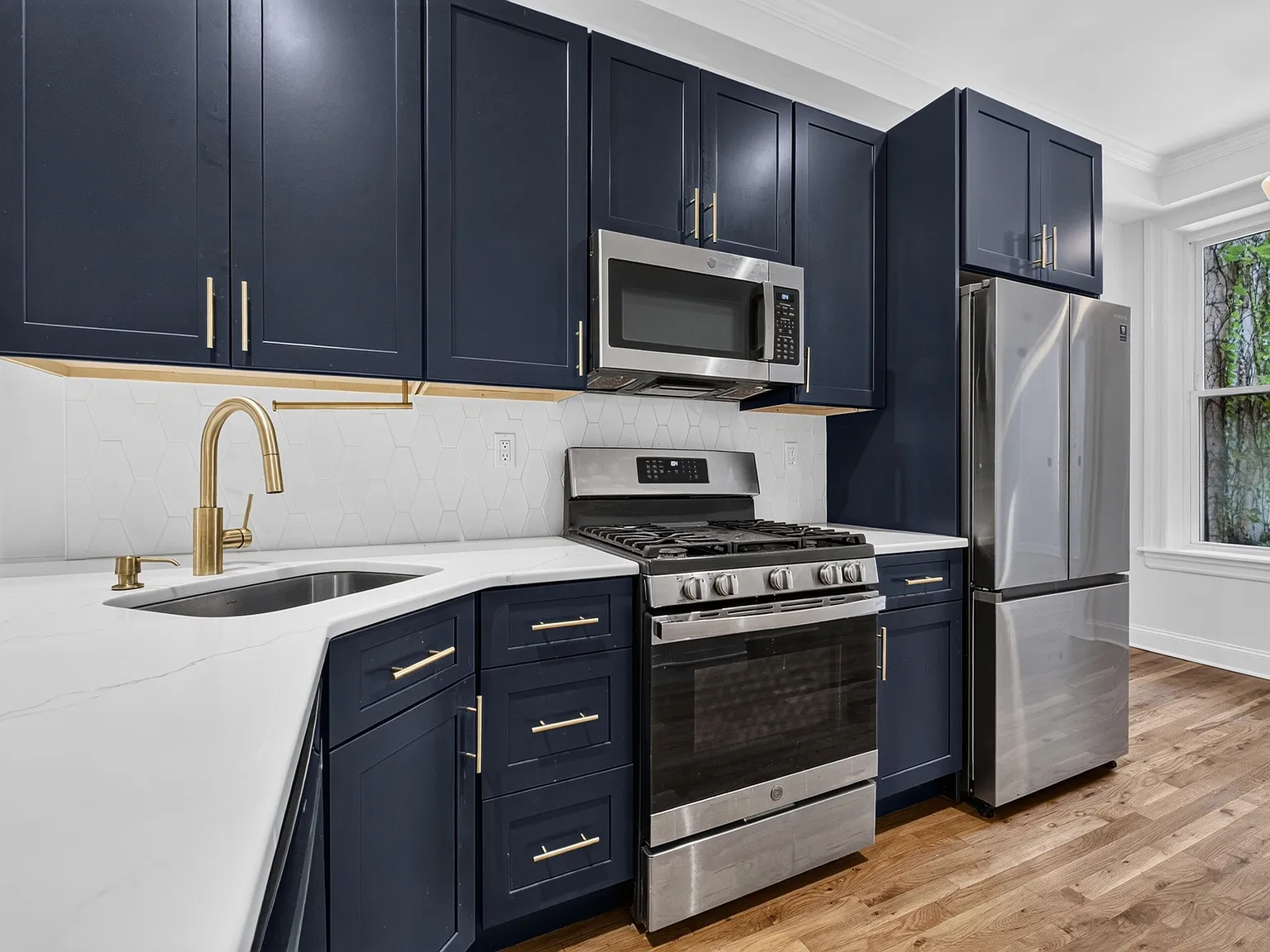 2 bed, $4,150 — Photo 3