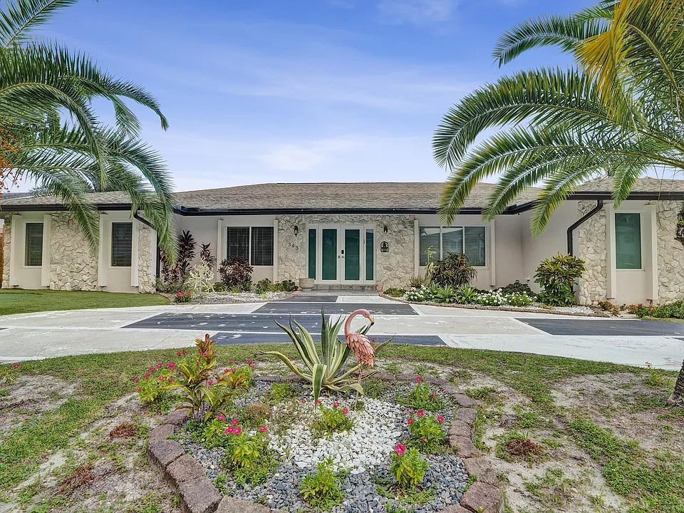 343 Layne Blvd