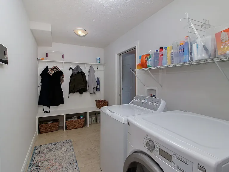 2700 Shepard Rd — Photo 9