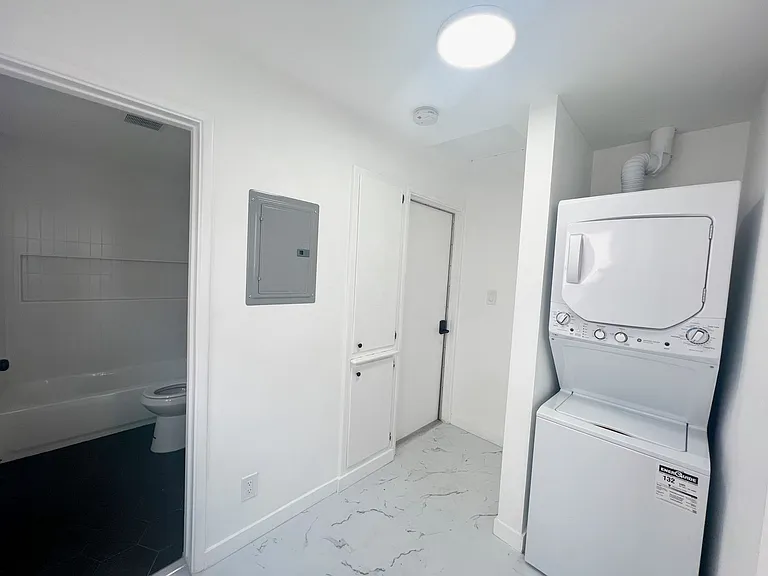 60 El Nido Ave — Photo 14