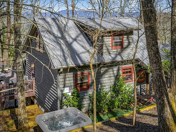 3rd image of 240 Mountain View Ct