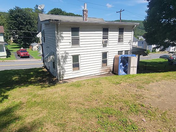 4th image of 216 W Main St