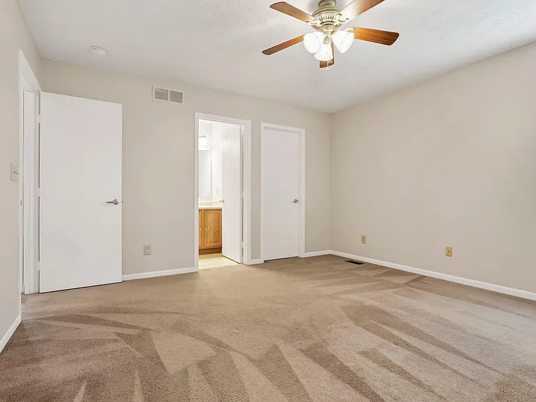 522 Farm Hill Ct — Photo 23
