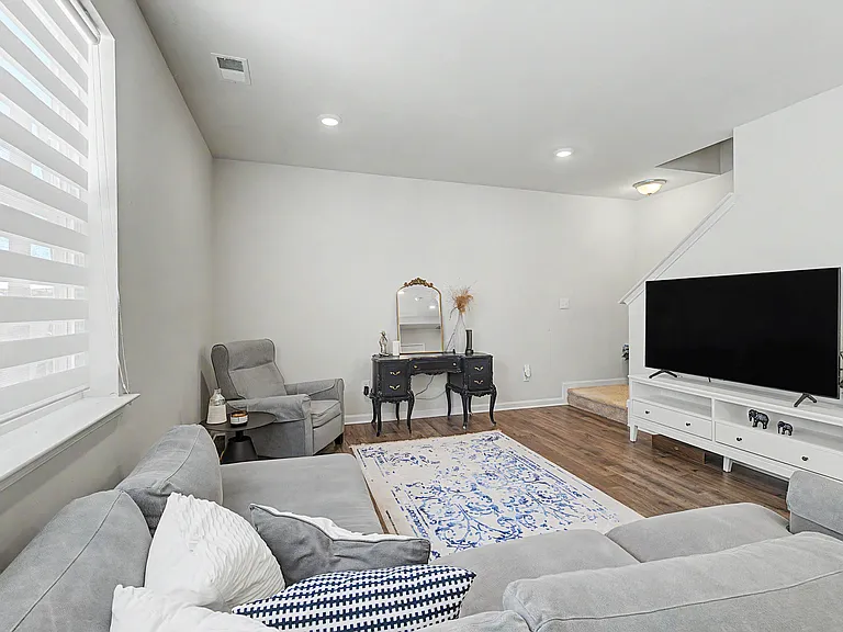 49 Fairhill Ave — Photo 7