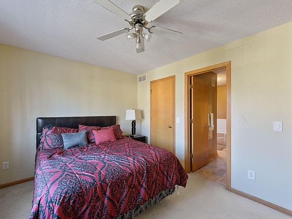 5th image of 328 Brickyard Dr
