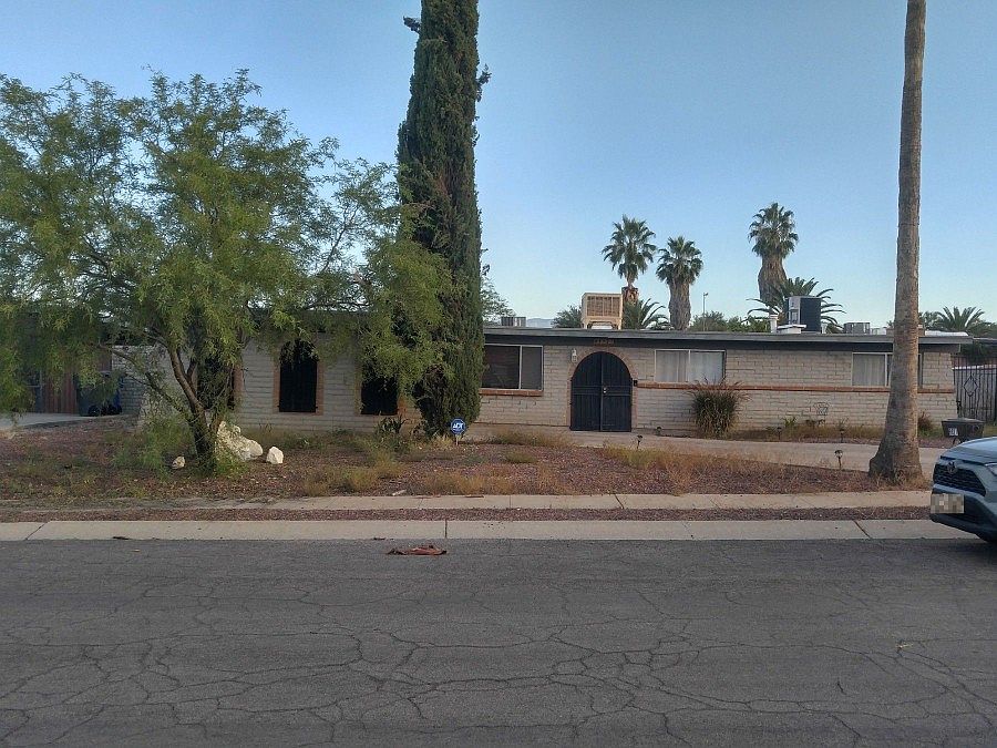 1st image of 8921 E Dolores St