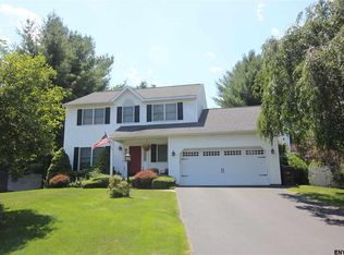 27 Princess Taylor Ln, Albany, NY 12203