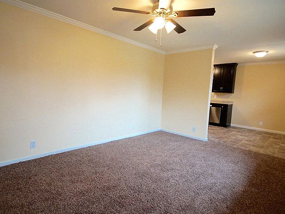4th image of 104 Charlemagne Blvd