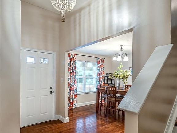 4th image of 11 Lakeview Dr