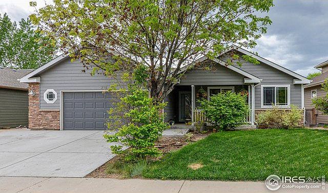 1st image of 215 Aspen Grove Way