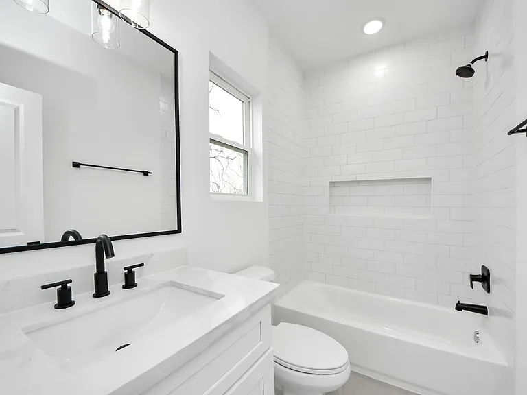 1216 English St — Photo 37