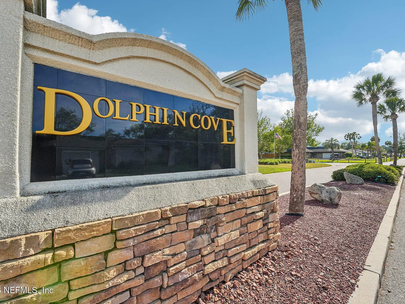 3 bed, 2.0 bath, 1419 sqft, $4,000 — Photo 2