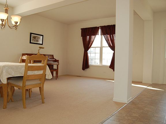 2nd image of 812 Briarcliff Dr