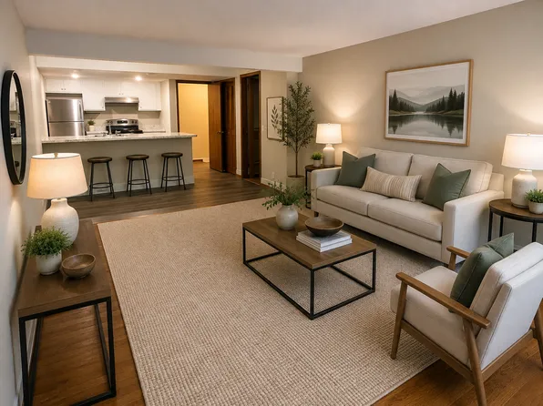 Greenwood Manor, 5205 Greenwood Cir #8, Excelsior, MN 55331