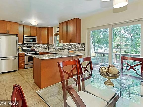 4th image of 7829 Mount Woodley Pl