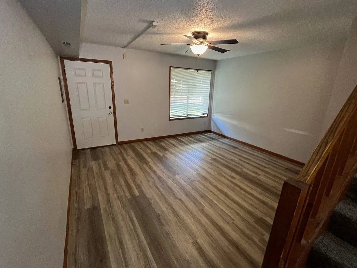 327 S Lucas — Photo 4
