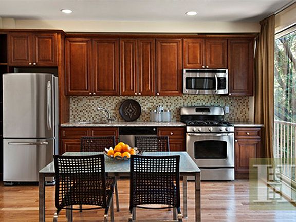 2nd image of 123 W 131st St #6