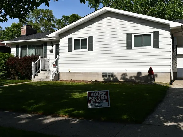 1101 Maple St, Essexville, MI 48732