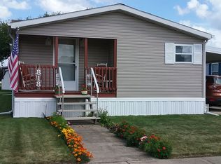 818 Pembrooke Ln, Dekalb, IL 60115