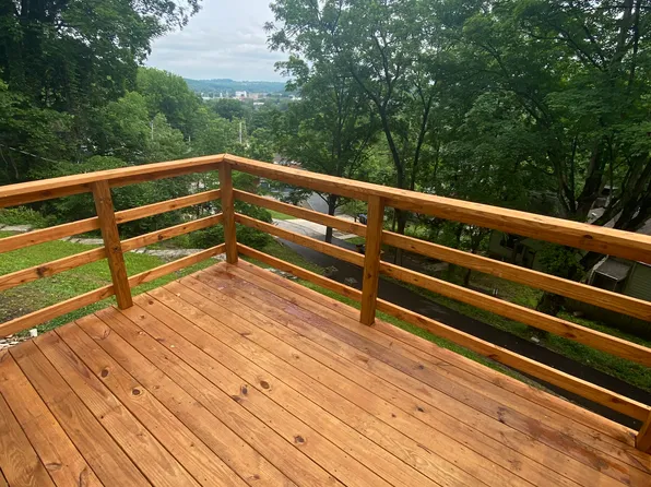 102 Commonwealth Ct, Frankfort, KY 40601